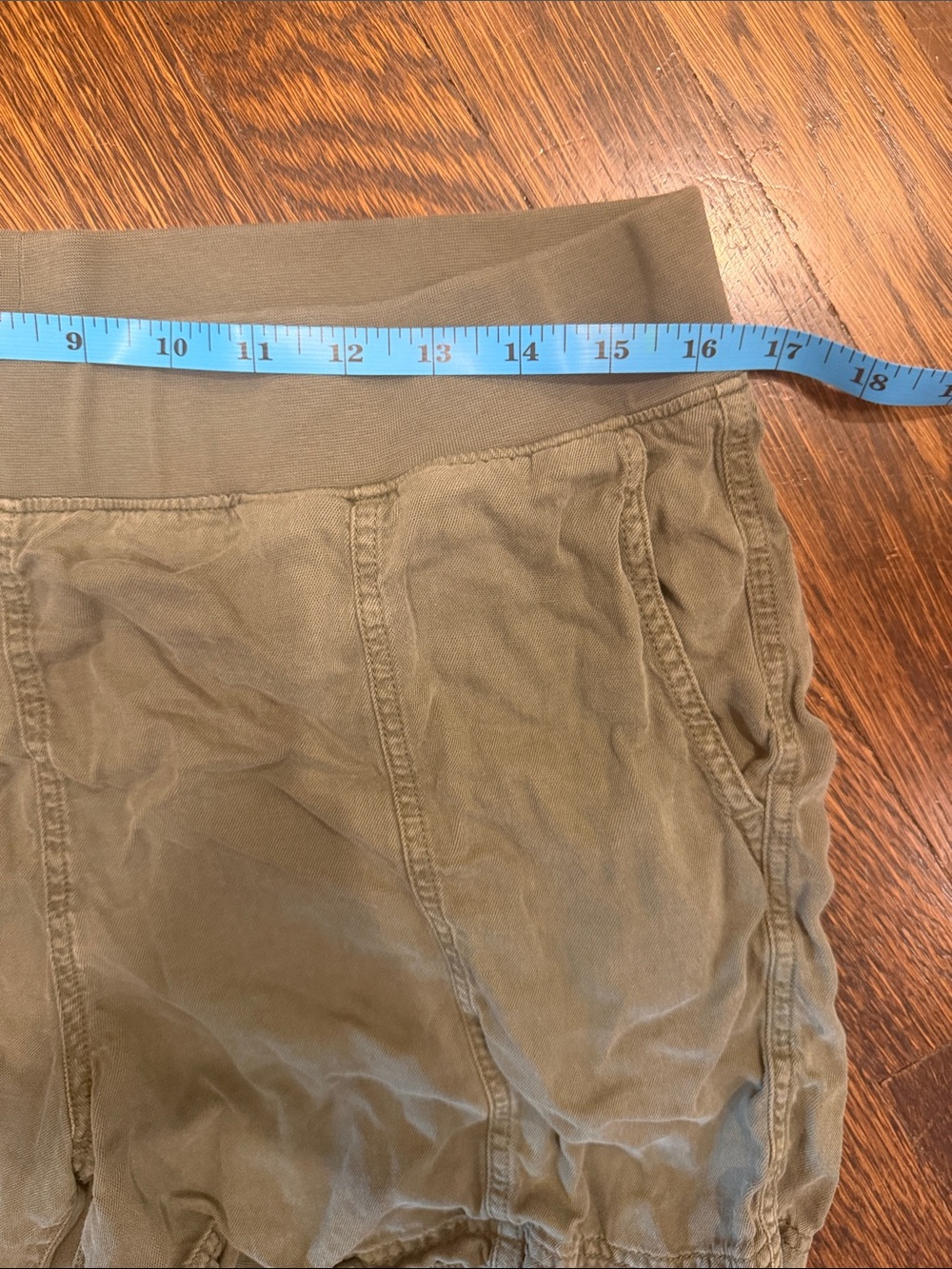 Faherty Olive Green Arlie Shorts with Elastic Waistband - Picture 5 of 6
